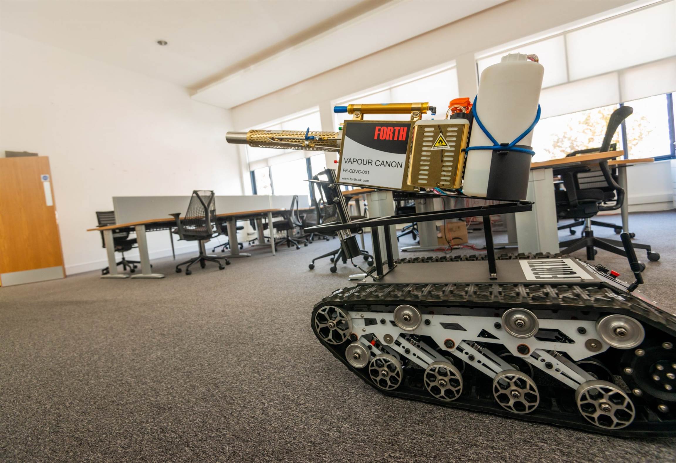 Forths disinfecting robot